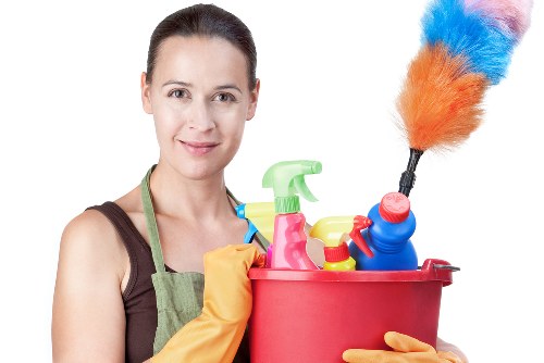 Professional move out cleaning for a flat in W9