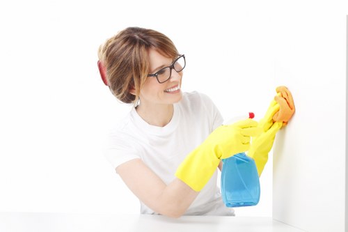 Weekly cleaning in W9 for a well-kept apartment interior