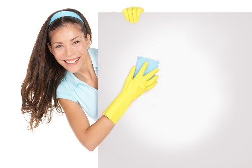 Local tenancy cleaning team working in a W9 apartment